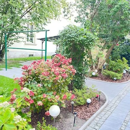 Miodowa Apartment *