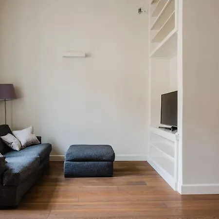 Apartament Miodowa